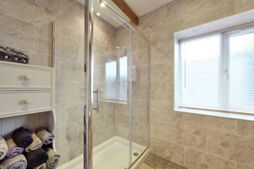 Oak Cottage With Private Log Fired Hot Tub Maidstone Extérieur photo